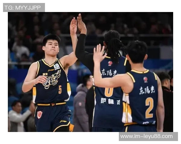 奎因近期状态火热场均178分72篮板66助攻投篮命中率接近59 奎因近期状态火热场均178分72篮板66助攻投篮命中率接近59