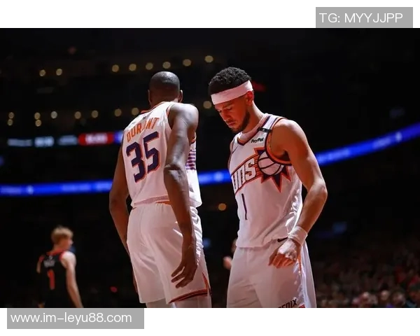 布克热身后将决定是否在麦迪逊广场花园出战比赛 布克热身后将决定是否在麦迪逊广场花园出战比赛